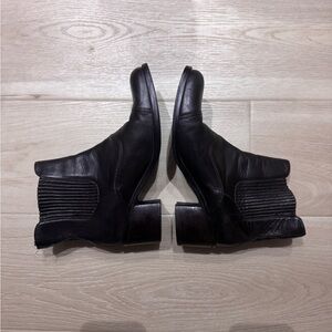 Ariat Chocolate Brown Leather Chelsea Boots